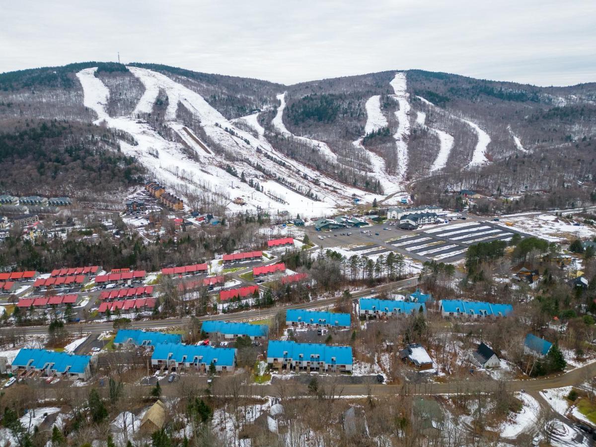 Superbe Condo Face Aux Pentes De Ski Stoneham!!! ภายนอก รูปภาพ