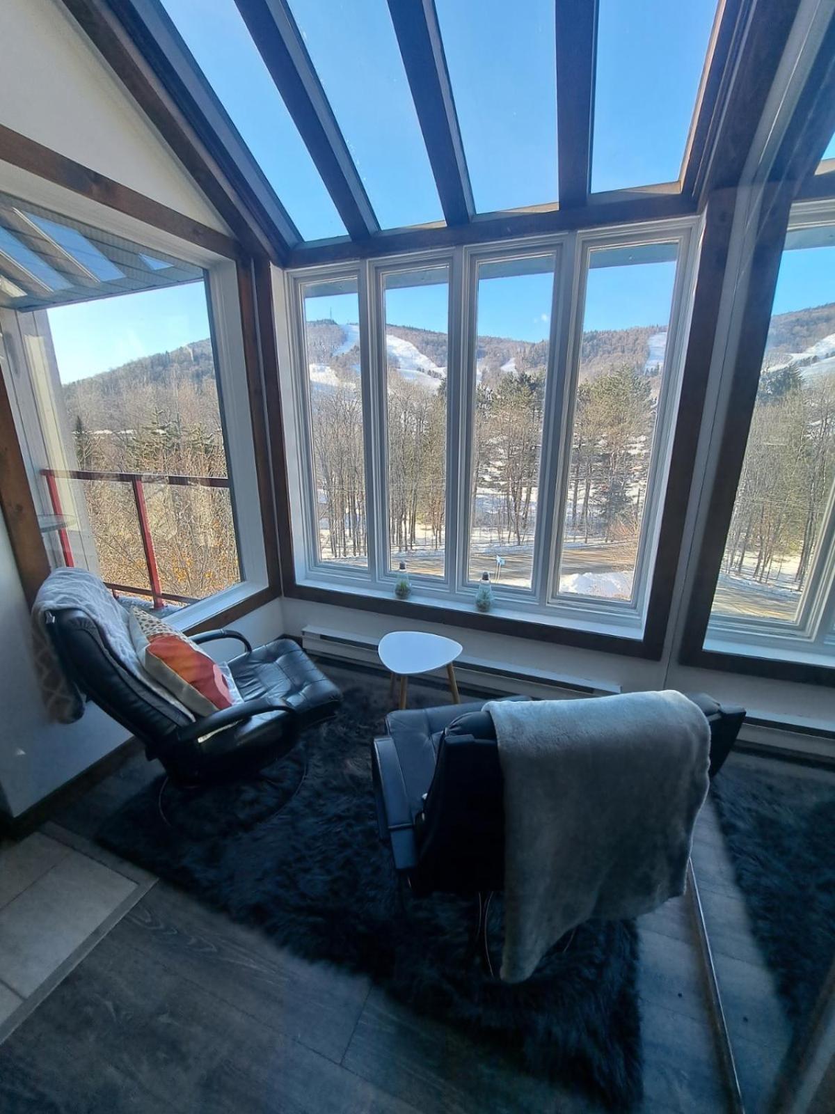 Superbe Condo Face Aux Pentes De Ski Stoneham!!! ภายนอก รูปภาพ